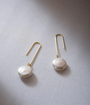 Smooth Coin Pearl Stem Earrings
